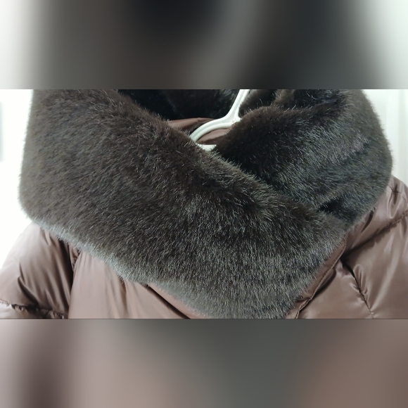 Halston Luxe Chocolate Brown Faux‑Fur Trim Quilted Puffer Coat – Small – NWT - Picture 3 of 11